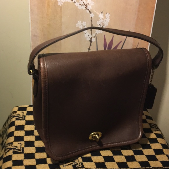 Coach Handbags - Vintage coach brown leather purse